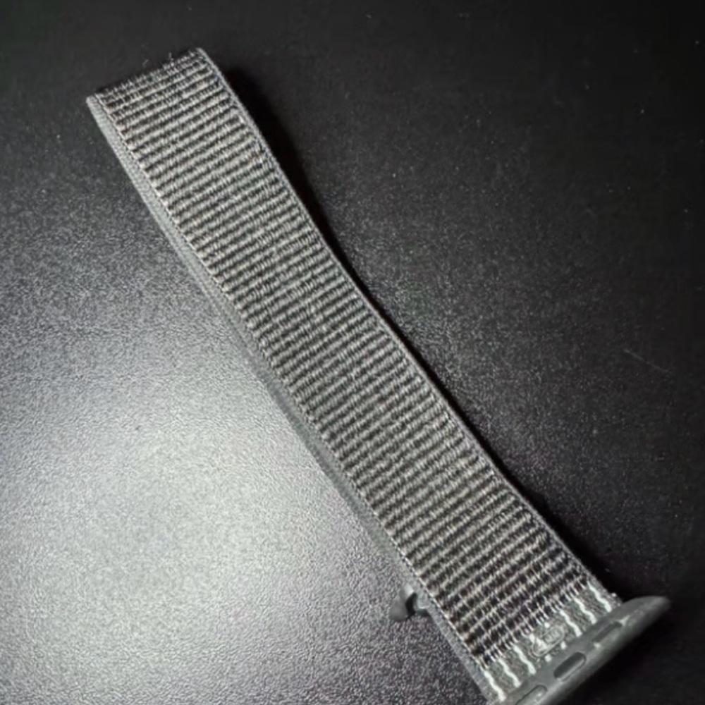Black Apple sport band